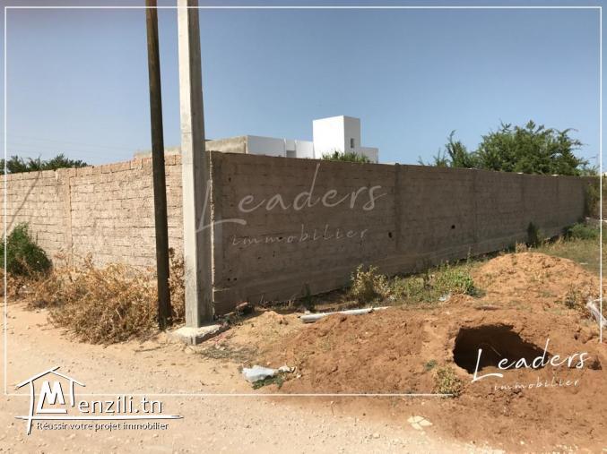 A VENDRE un beau terrain viabilisé, situé à Chotrana 1