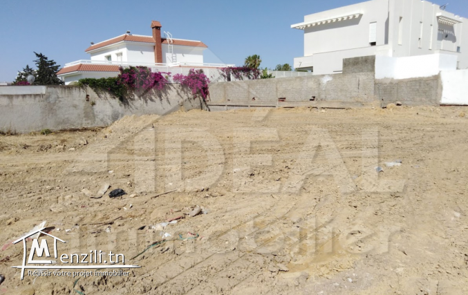 Terrain de 660M² à la Soukra