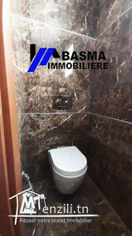 un appartement du type S+3 à vendre à Khzema Est