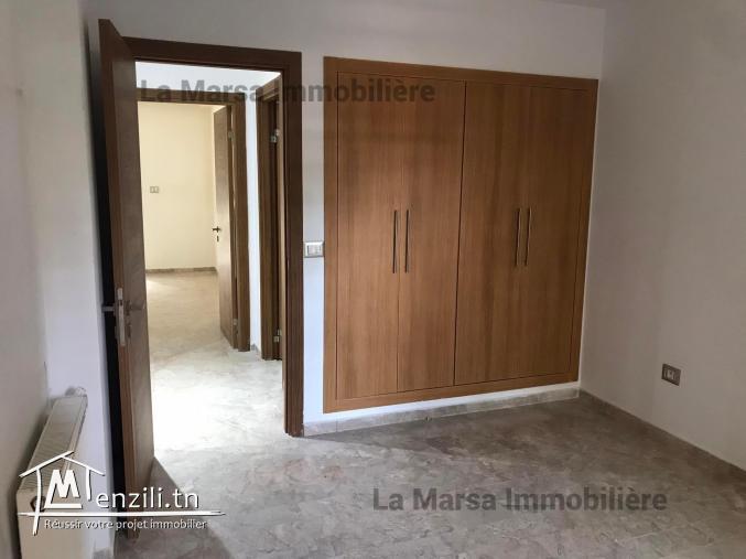 A Vendre appartement s2 avec jardin, La Soukra