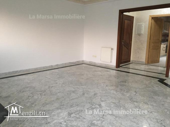 A Louer appartement s2 avec vue dégagée, La Marsa