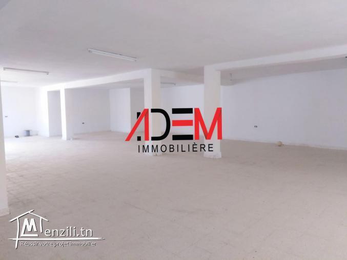 Dépôt de 210m² bien situé à Khzema