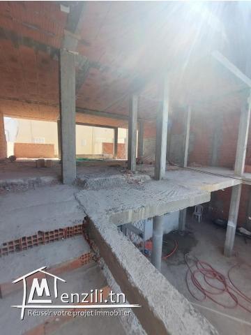 A ne pas rater villa inachevé avec 3étage à sahloul poximite toute kes commoditée