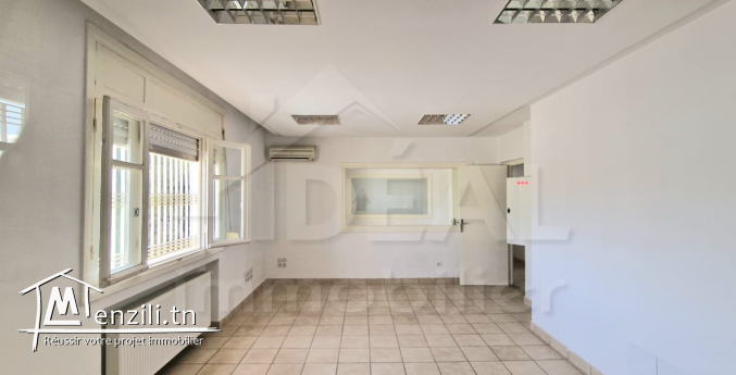 Immeuble R+1 à usage professionnel à El Manar1