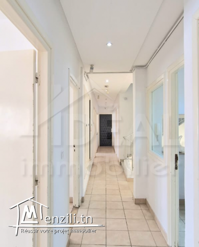 Immeuble R+1 à usage professionnel à El Manar1