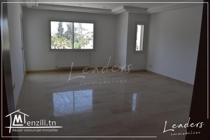 A vendre un Appartement S+4 situé à CHOTRANA 1