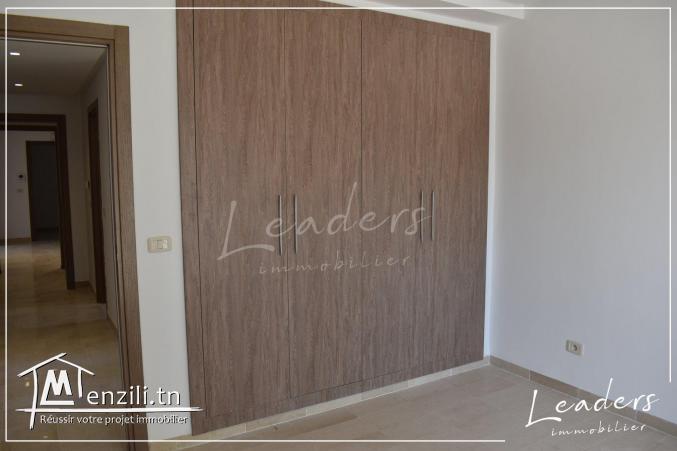 A vendre un Appartement S+4 situé à CHOTRANA 1