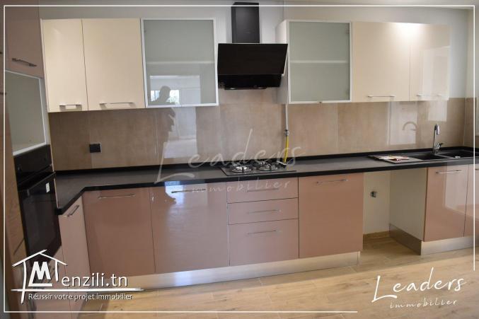 A vendre un Appartement S+4 situé à CHOTRANA 1