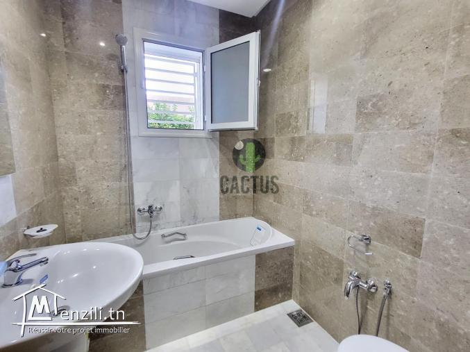 Villa de 330m² sur un terrain de 208m² à Cité el wafa