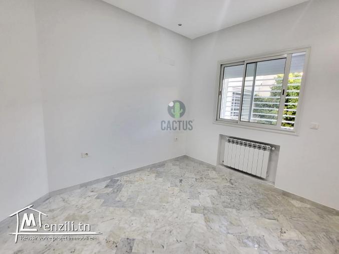 Villa de 330m² sur un terrain de 208m² à Cité el wafa