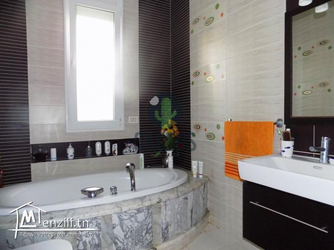 Villa de 500m² sur un Terrain de 436m² à Nabeul