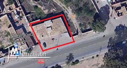 Locaux commerciaux ( rez de chaussée + espace aérien ) à vendre sur une route principale - SFAX