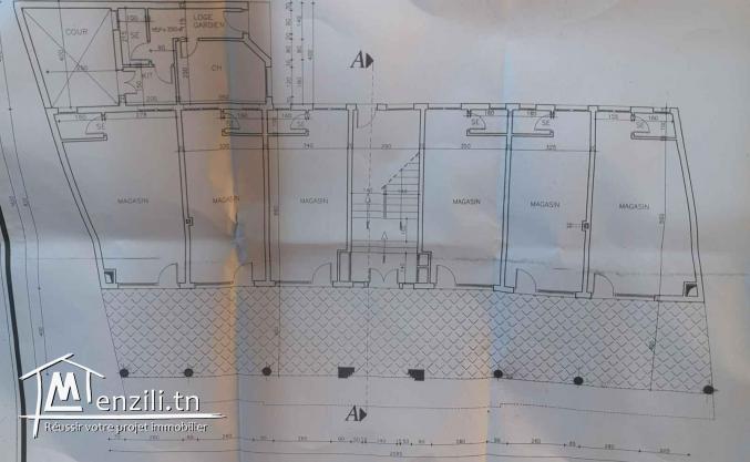 Locaux commerciaux ( rez de chaussée + espace aérien ) à vendre sur une route principale - SFAX