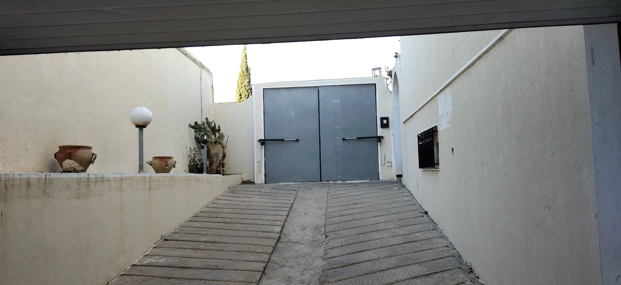 Avendre une bel.villa avec picine à khezama