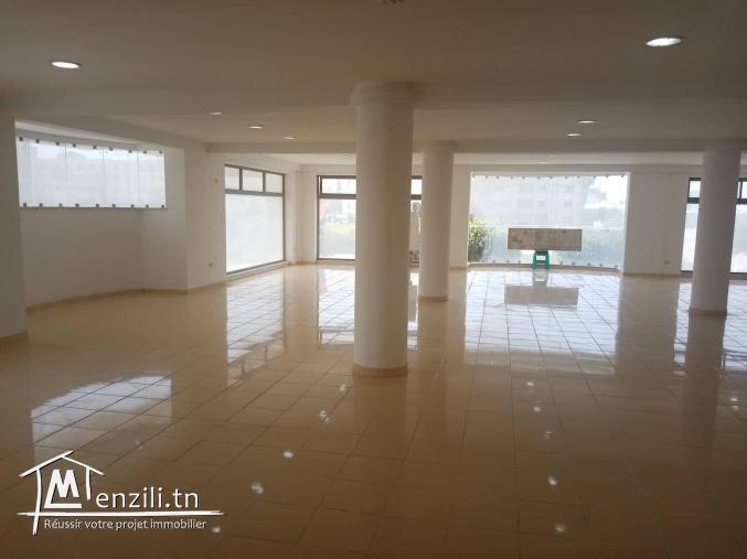 A VENDRE Espace commercial tout usage en duplex de 262m² surface utile