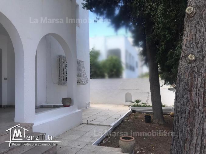 A Louer villa s3 meublée avec jardin à La Marsa Corniche