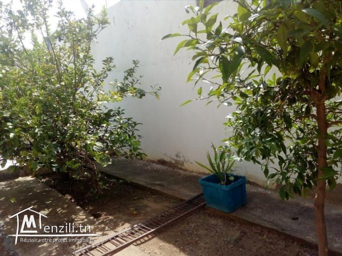 Belle villa r+2 à cité erriadh borj cedria