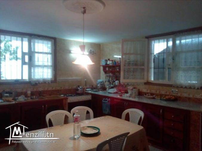 Belle villa r+2 à cité erriadh borj cedria