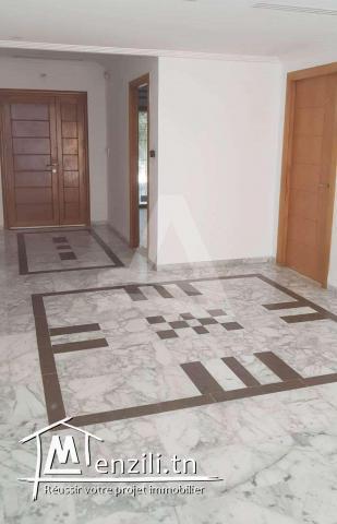 Location Appartement S+3 avec piscine au lac 2