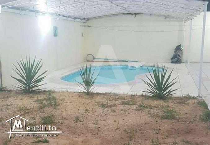 Location Appartement S+3 avec piscine au lac 2