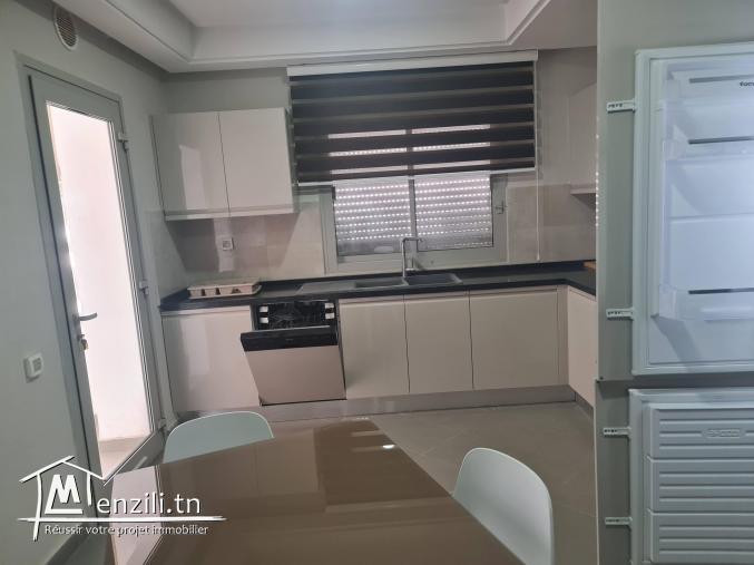 À louer bel appartement très bien meublé au lac2