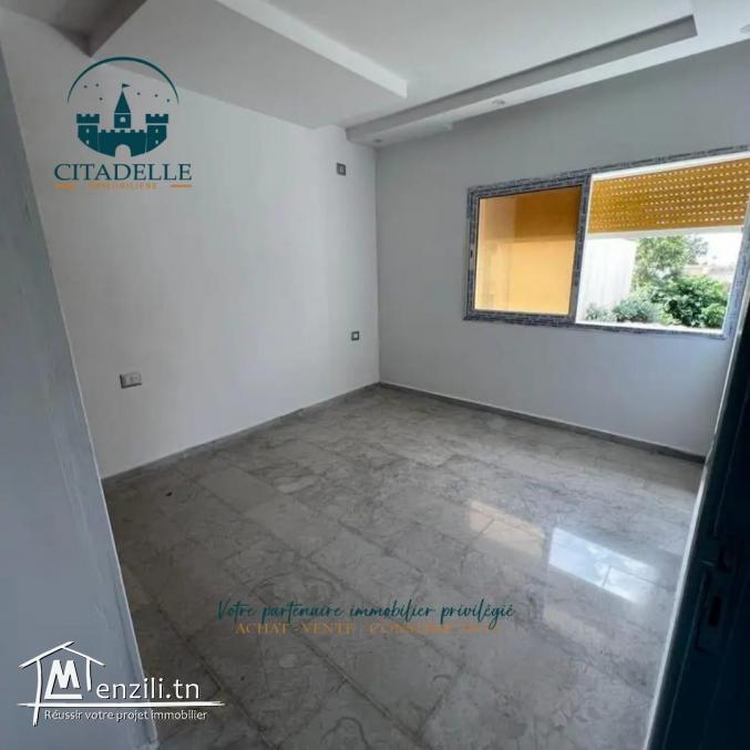 un appartement s+4 rdc avec garage situé à kélibia a vendre