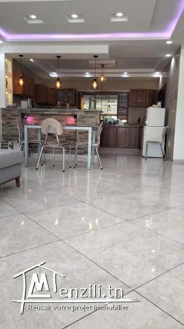 à vendre une villa s+2 avec piscine à plage El Haouaria