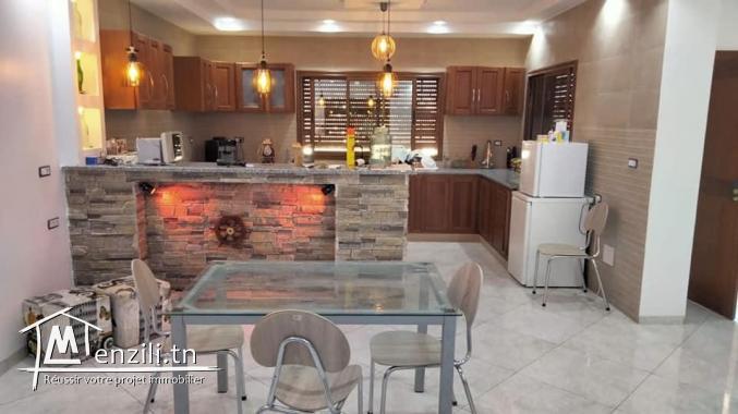 à vendre une villa s+2 avec piscine à plage El Haouaria