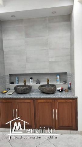 à vendre une villa s+2 avec piscine à plage El Haouaria