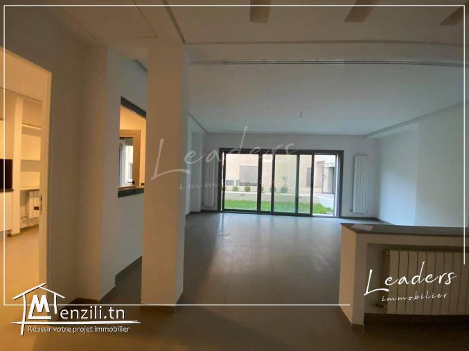 A vendre une villa S+3 avec une piscine situé à GAMMARTH