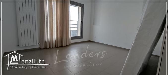 A vendre une villa S+3 avec une piscine situé à GAMMARTH