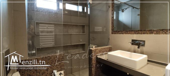 A vendre une villa S+3 avec une piscine situé à GAMMARTH