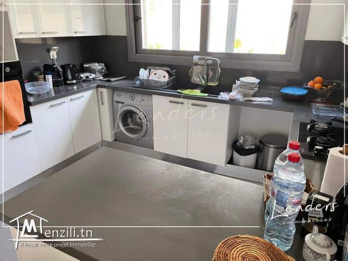 A vendre une villa S+3 avec une piscine situé à GAMMARTH