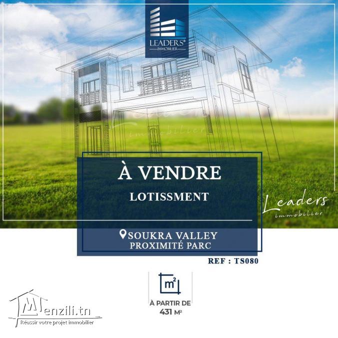 A VENDRE un beau terrain viabilisé, situé à La SOUKRA  .