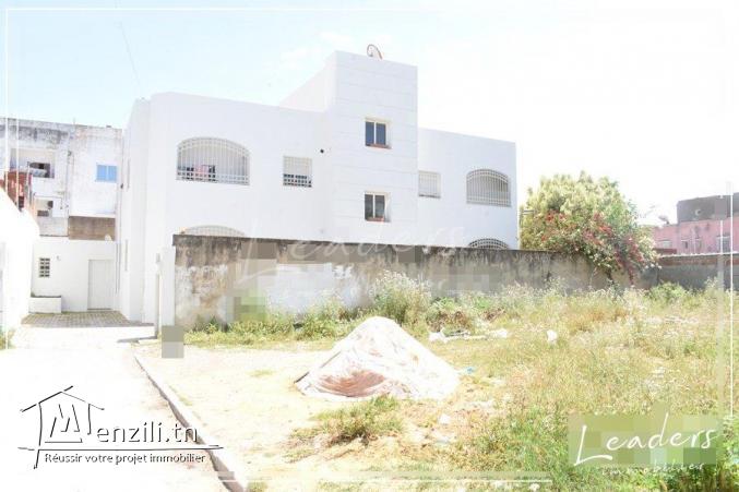 A VENDRE CHEZ NOTRE AGENCE Leaders Immobilier un beau terrain situé à BORJ LOUZIR .