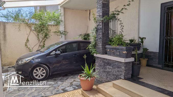 Villa S+3 Ariana sur la route de Raoued