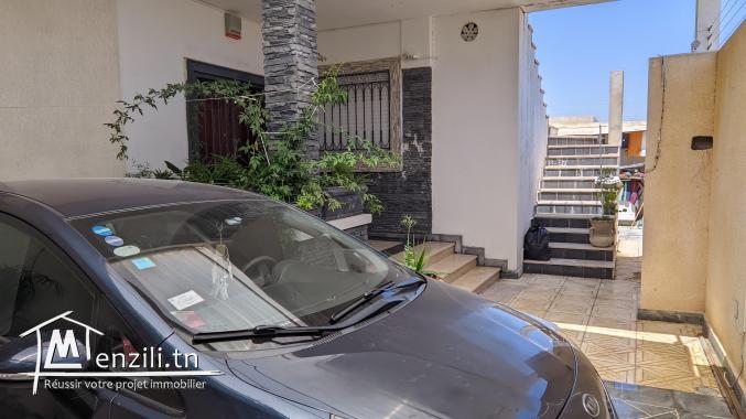Villa S+3 Ariana sur la route de Raoued