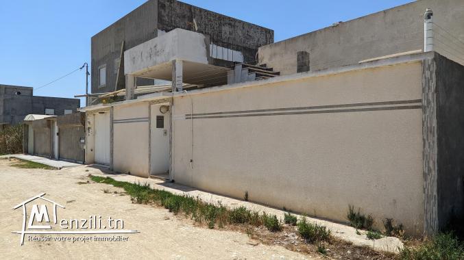 Villa S+3 Ariana sur la route de Raoued