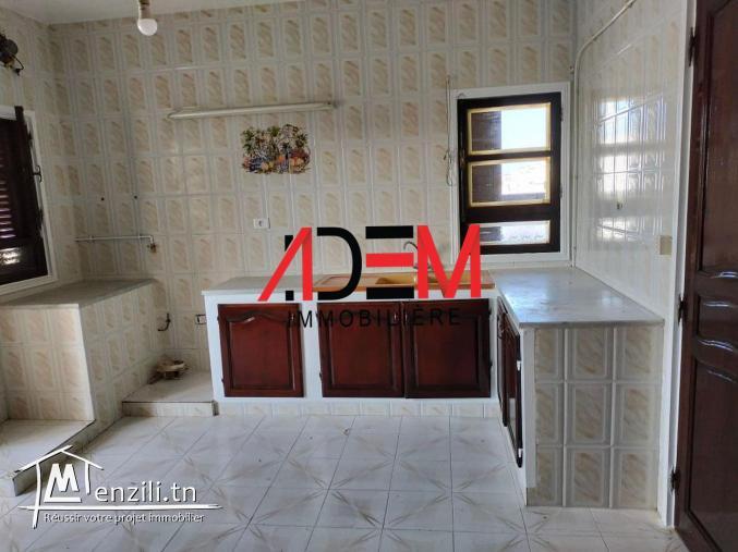 Spacieux étage de villa S3 de 250m² à hamem Sousse