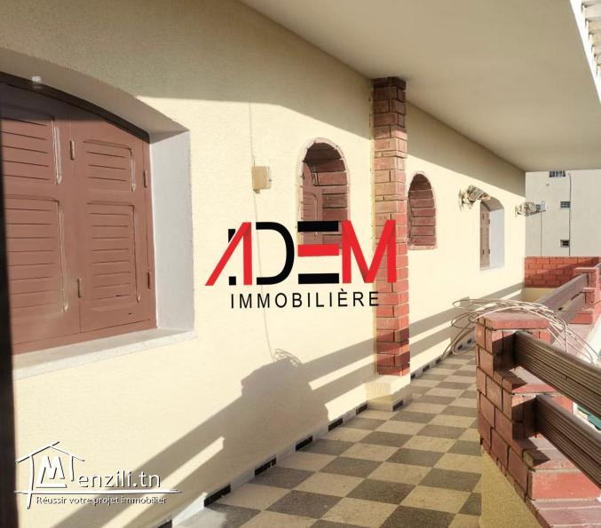 Spacieux étage de villa S3 de 250m² à hamem Sousse