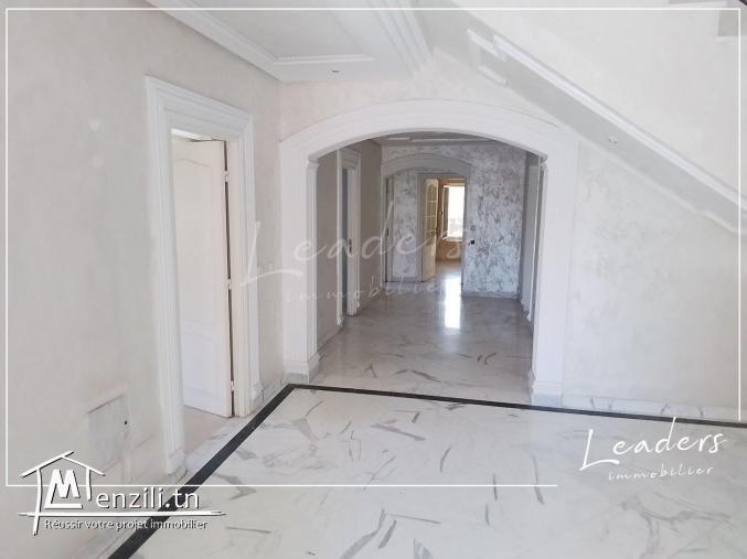 A vendre chez notre agence LEADERS_IMMO une villa  situé au LAC1.
