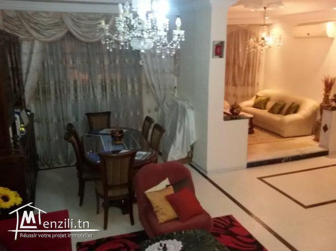 Bizerte centre ville- villa 2 niveaux  360 m2