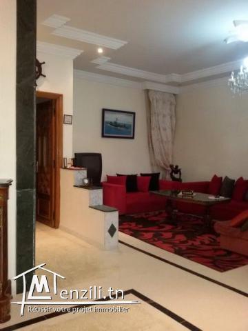 Bizerte centre ville- villa 2 niveaux  360 m2