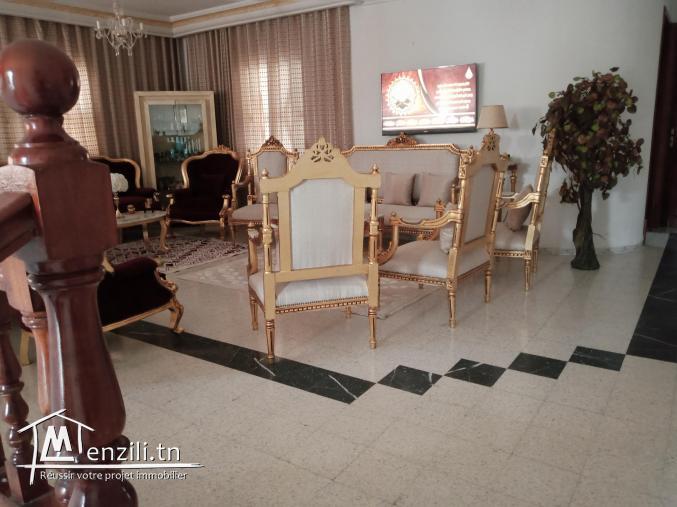 Particulier vend villa à menzeh8