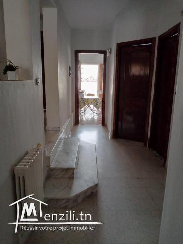 Particulier vend villa à menzeh8