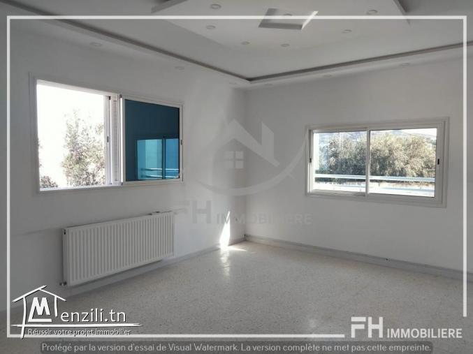 منزل للبيع في الحمامات  متكون من طابقين