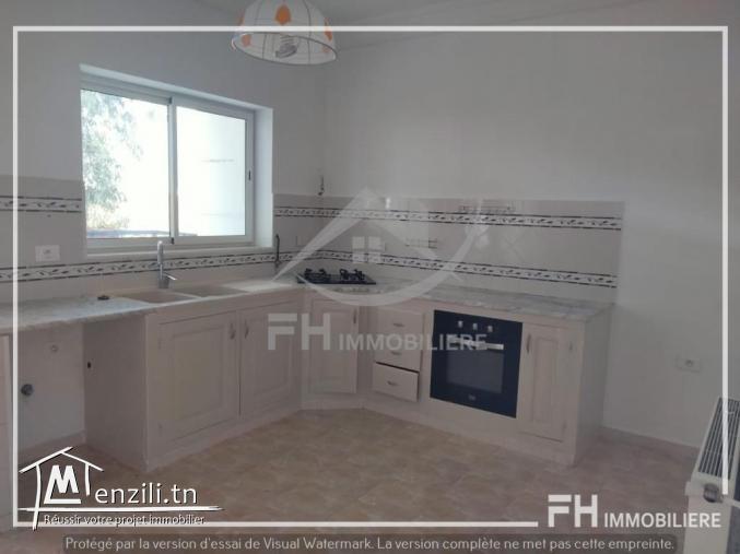 منزل للبيع في الحمامات  متكون من طابقين