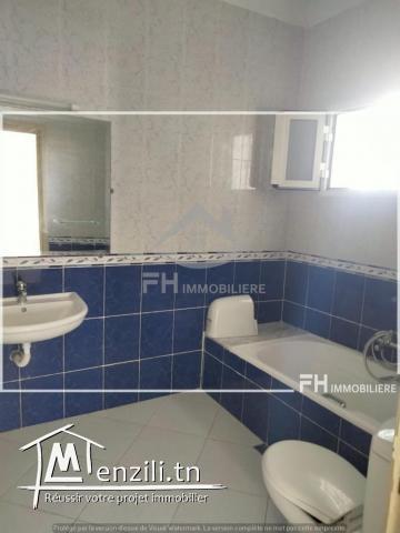 منزل للبيع في الحمامات  متكون من طابقين