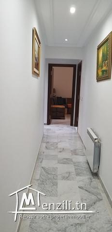 joli appartement s+3 situé à soukra