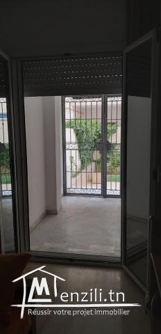 joli appartement s+3 situé à soukra